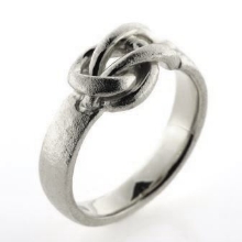 Billede af Ring med knob "pælestik" 14 kt. hvg.