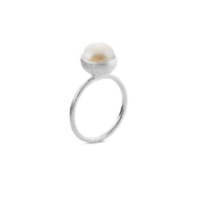 Billede af Susanne Friis Bjørner Ring sølv ferskvandsperle 8mm str. 54 Billede af Susanne Friis Bjørner Ring sølv ferskvandsperle 8mm str. 54