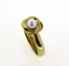 Billede af Ring, pynt med sv. perle 4½-5 mm. 14 kt.