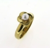 Billede af Ring, pynt med sv. perle 4½-5 mm. 14 kt.