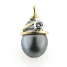 Billede af Vedhæng med Tahiti perle 17,8*13,8 mm. og brill. 0,10 w/vs 14 kt.