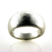 Billede af Ring kraftig massiv båndring, 30 brill. a 0,01 w/vs. 925s.