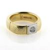 Billede af Ring 2 farvet, br. 5,8 mm., brill. 0,20 w/vs. 14 kt.
