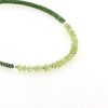 Billede af By Pind Colorful knyttet armbånd vissengrøn med peridot sten og sølv kugler
