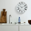 Billede af Arne Jacobsen vægur - Roman - hvid/sort - 48 cm