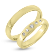 Billede af Vielses & Forlovelses ringe, 5* brill. 1* 0,04 + 4* 0,02 w/vs. i damering 14 kt. Billede af Vielses & Forlovelses ringe, 5* brill. 1* 0,04 + 4* 0,02 w/vs. i damering 14 kt.
