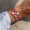 Billede af STINE A armbånd Big Pearl Berrie - Red Ribbon forgyldt sølv (23 cm)