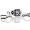 Billede af Ring 3 delt fattet med princess cut 0,40 tw/vs. + 16* 0,015 w/vs. + 18* 0,01 w/vs. 14 kt. hvg.